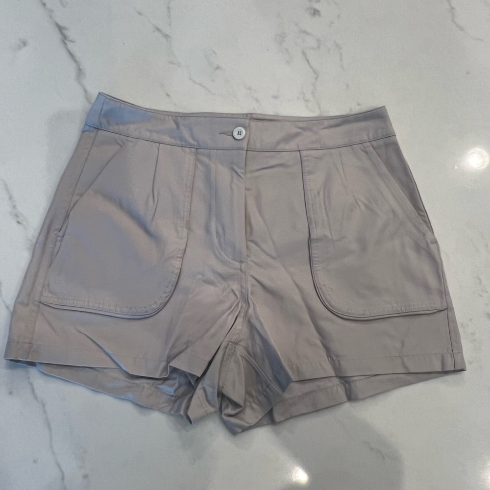 NWOT Lululemon Khaki Shorts Size 6